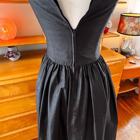 Vintage 80s/90s Laura Ashley Size 4 Dress Black 100% Silk Made in Great Britain - Picture 4 of 7